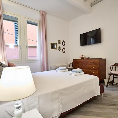 La Torre Lunga -smart Working- 150 M Dalle-from Due Torri-two Towers Apartment *