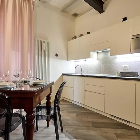La Torre Lunga -smart Working- 150 M Dalle-from Due Torri-two Towers Apartment *