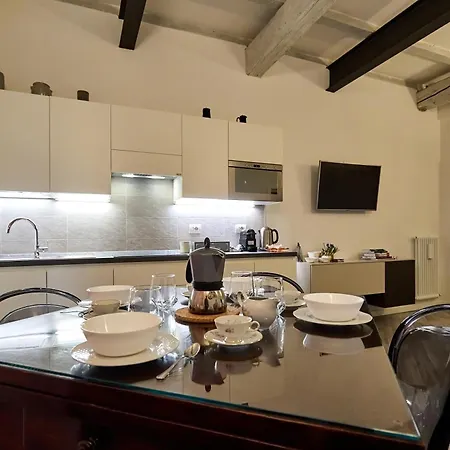 Apartment La Torre Lunga -smart Working- 150 M Dalle-from Due Torri-two Towers